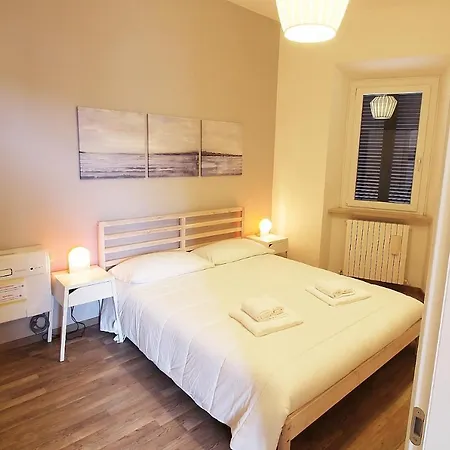 Uno Sguardo Sul Mare -